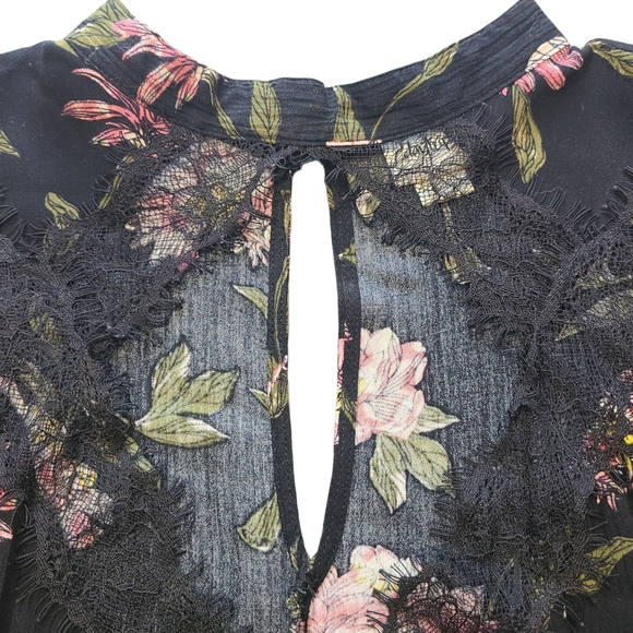 Daytrip Black Floral Lace Cutout Blouse Women’s Size Large Long Sleeve Peplum - Picture 9 of 13